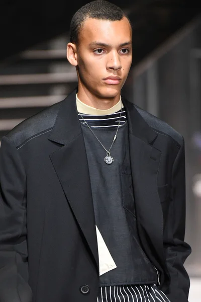 Look 29